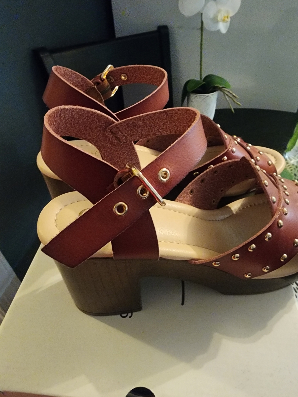 New Women’s Brown Studded Platform Sandals -in Box